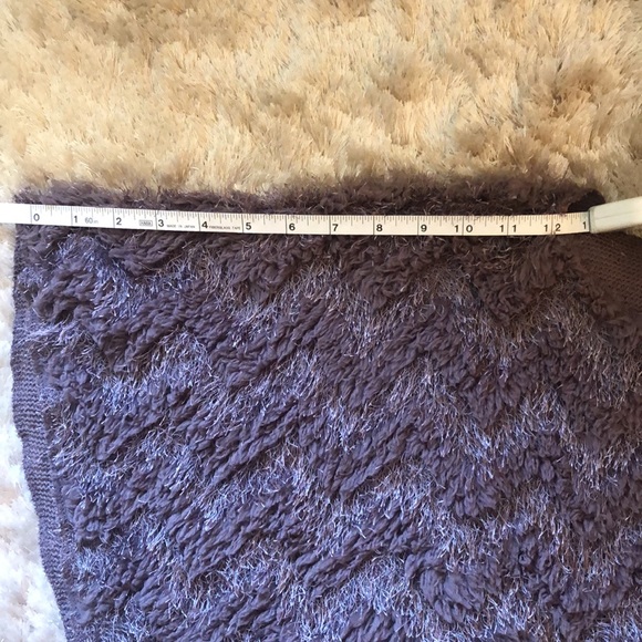 Romeo & Juliet fuzzy poncho in mauve - Picture 6 of 8